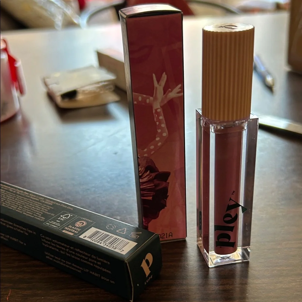Beauty Bay Pink Lipstick